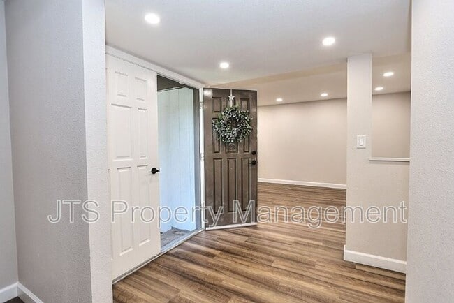 Building Photo - 3160 Watt Ave