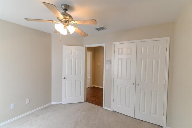 Foto del edificio - 2022 Natchez Dr