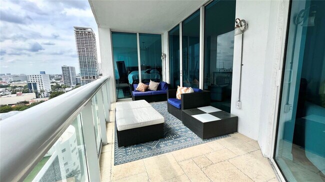 Foto del edificio - 480 NE 30th St