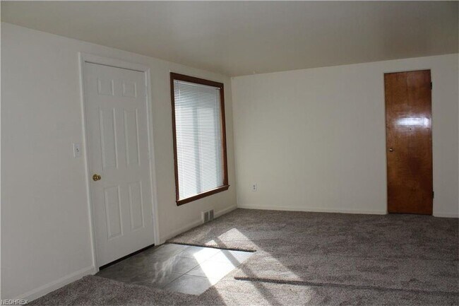 Foto del edificio - 735 N Broadway St