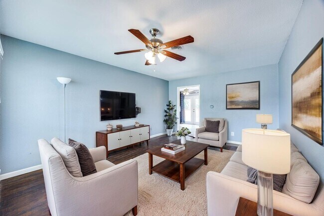 Foto del edificio - 8935 Clearwater Dr