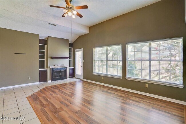 Foto del edificio - 607 Harbor Ridge Dr