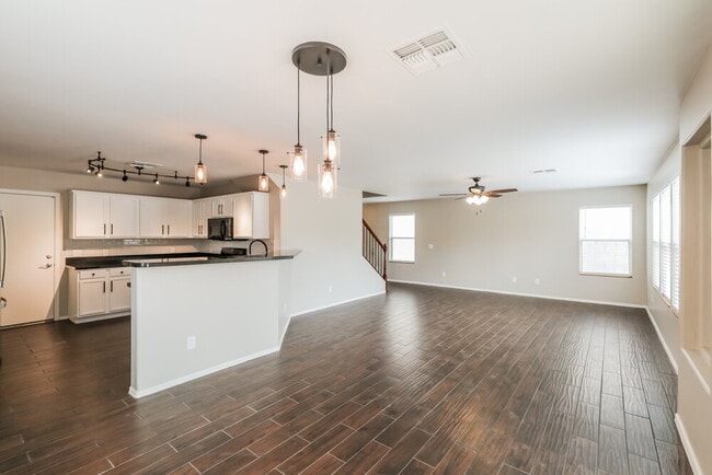 Building Photo - 6907 S Goshawk Dr