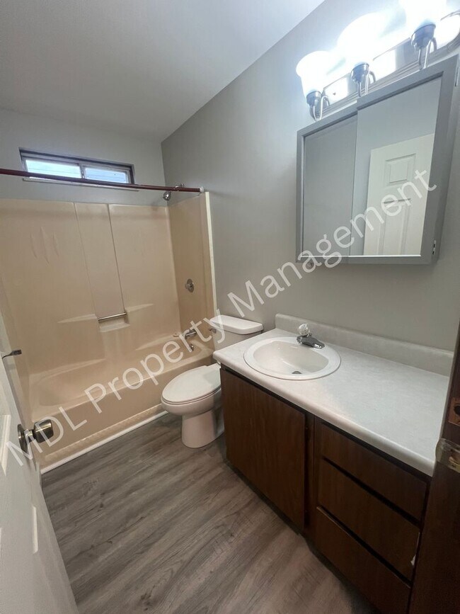 Building Photo - Thomas White Apartments*