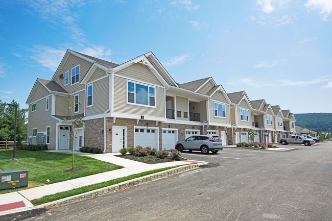 Foto del edificio - Woodmont Valley at Lower Macungie