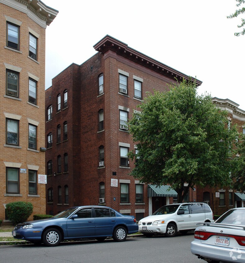 Building Photo - 97 Belle St