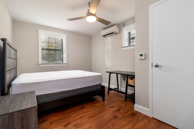 Foto del edificio - 915 Englewood St
