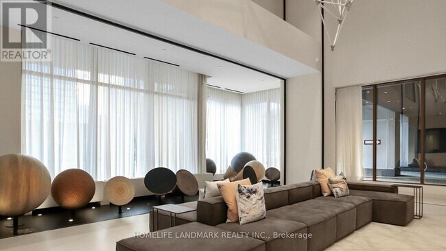 Photo du bâtiment - 15 Lower Jarvis St