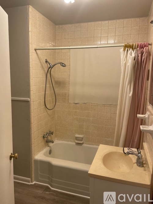 Building Photo - 111 Japonica Ln