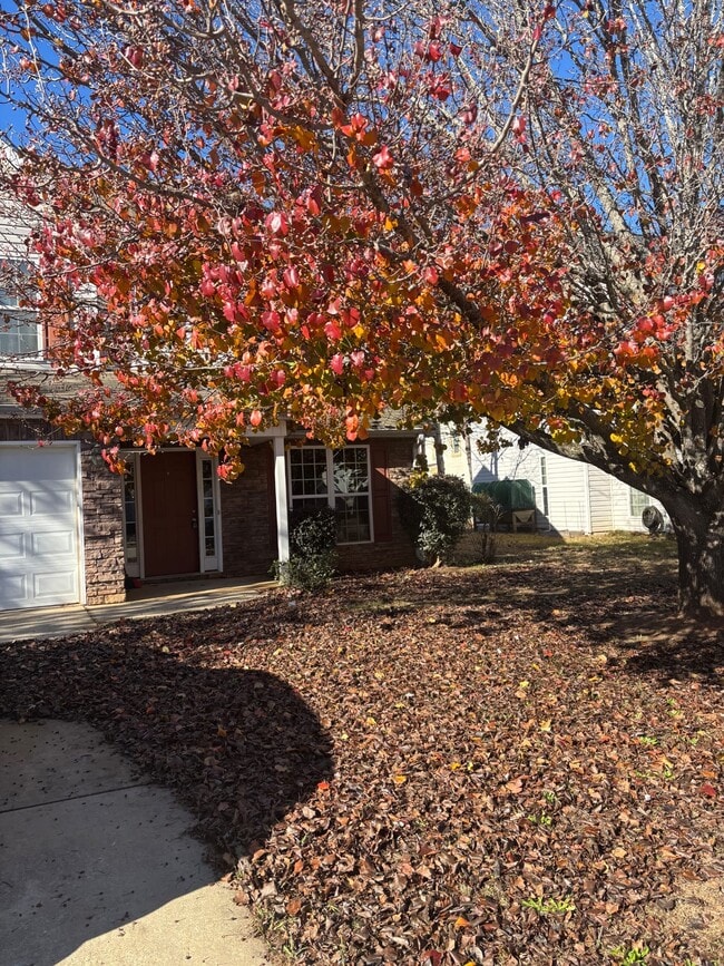 Building Photo - 121 Faybrook Dr