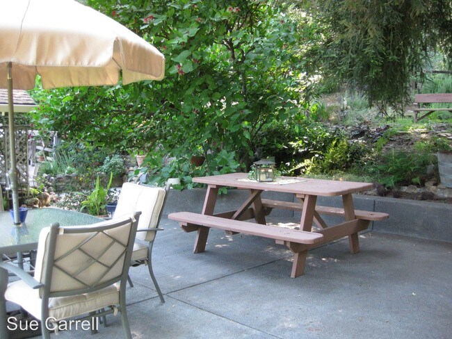 Foto del edificio - 15333 Chalk Hill Rd