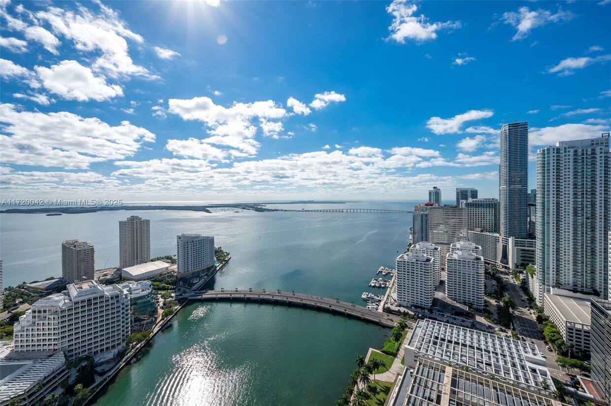 Foto del edificio - 485 Brickell Ave