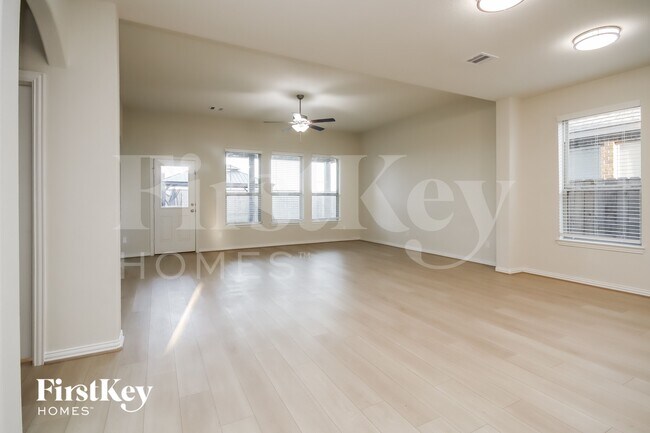 Foto del edificio - 2826 Torrey Pines Dr