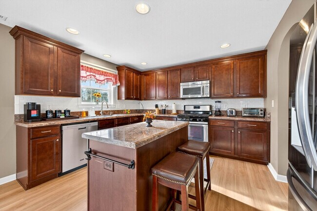 Foto del edificio - 1961 Creek Bank Dr