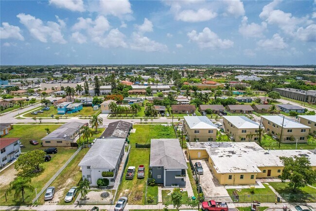 Foto del edificio - 1445 NW 2nd Ave
