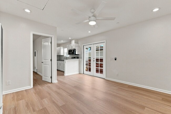 Building Photo - 136 Brightwood Ave
