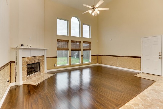 Building Photo - 3207 Quail Run Dr