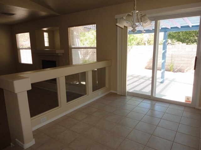 Foto del edificio - 1410 Lamplight Village Ln