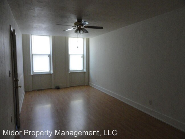Foto del edificio - 1 br, 1 bath House - 114 N Queen St Apt. 1