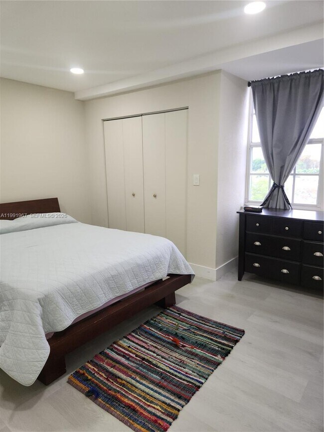 Foto del edificio - 3551 SW 9th Terrace