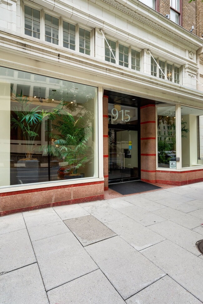 Foto del edificio - 915 E St NW