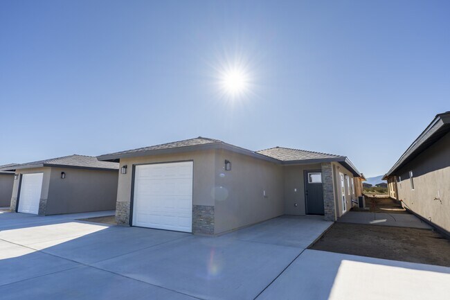 Building Photo - 6151 Poppy Blvd