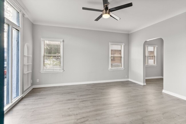 Building Photo - 1115 E Broadway