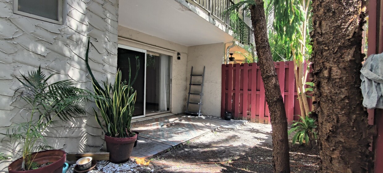 Photo - 6900 N Kendall Dr (Miami, FL)