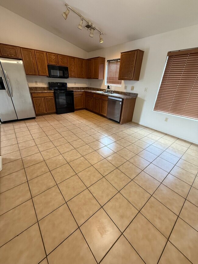Foto del edificio - House For Rent