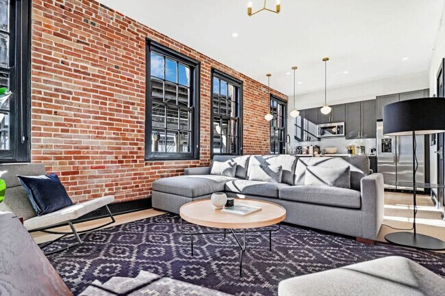 Building Photo - 1148 S Peters St