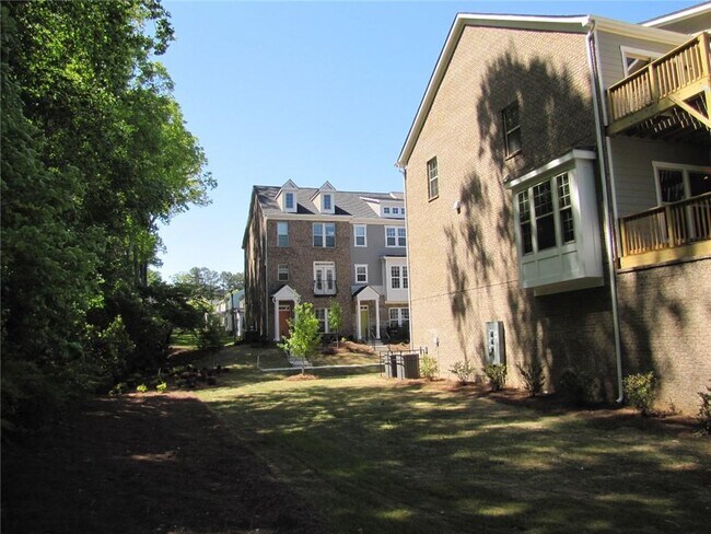 Building Photo - 1936 Discovery Park Ln
