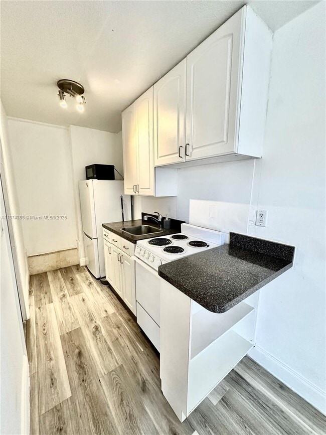 Building Photo - 815 83rd St