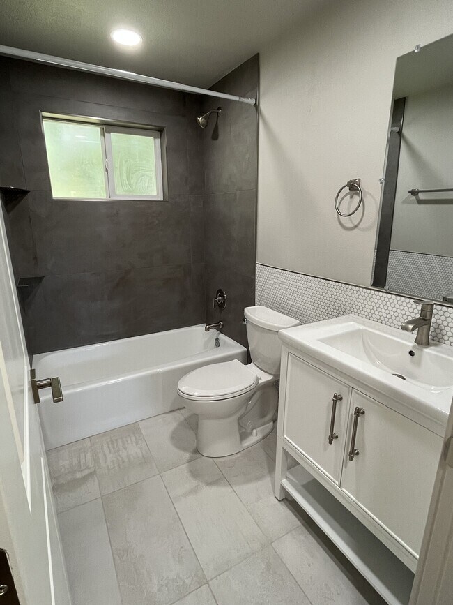 Building Photo - Taylorsville Single Family Home