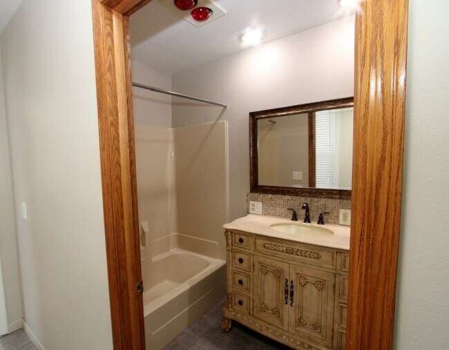 Foto del edificio - 17 W Crystal Lake Ave