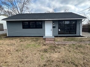 Building Photo - 6 Delores Dr