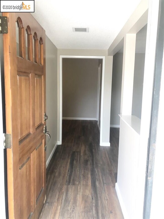 Building Photo - 1408 Mission Dr