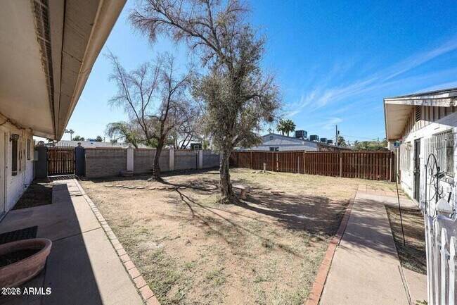 Foto del edificio - 2226 W Heatherbrae Dr