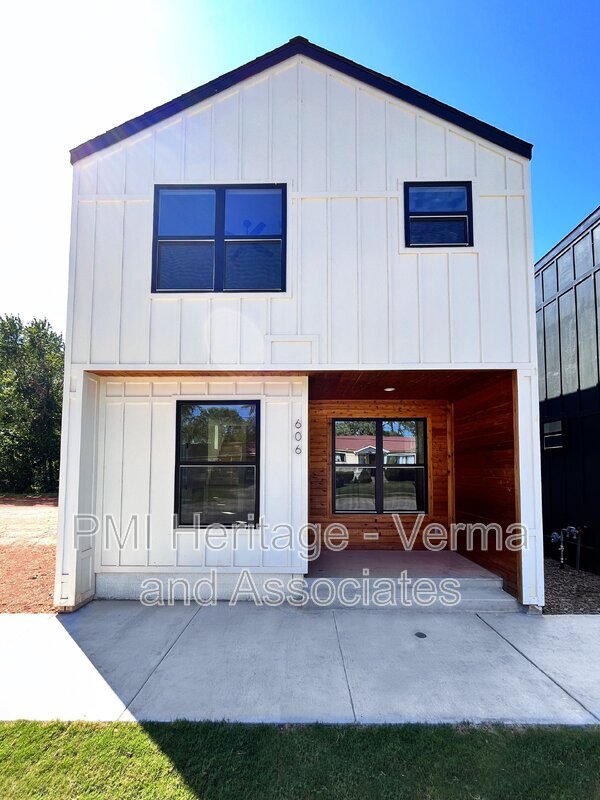 Building Photo - 606 N 6th St