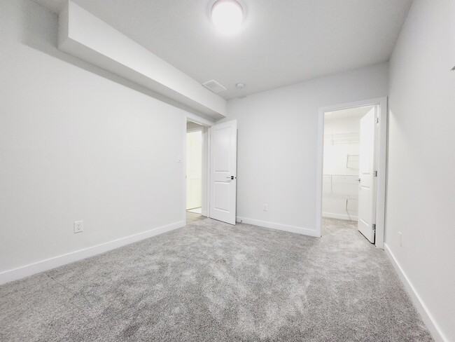 Building Photo - 9475 Colak Ln SW