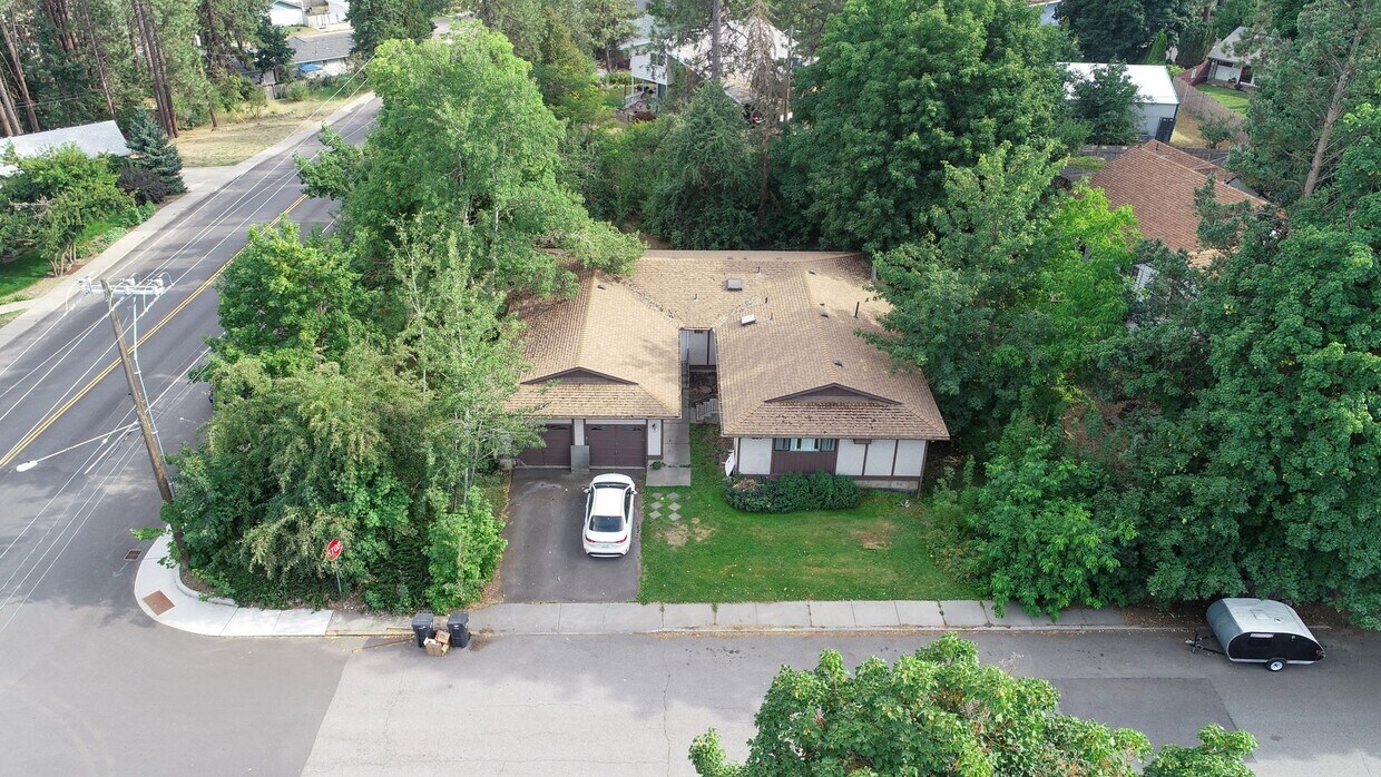Primary Photo - Spacious Home Near EWU!