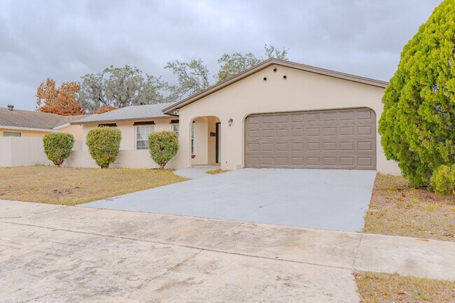 Building Photo - Fully Furnished Renovated Home – Fenced Yard – Move-In Ready – $2,149/mo