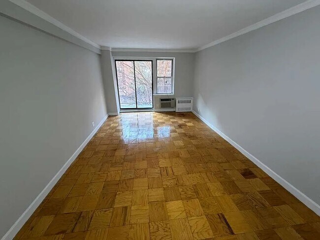 Foto del edificio - 83-33 118th St