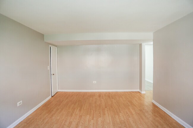 Building Photo - 1632 W Pratt Blvd