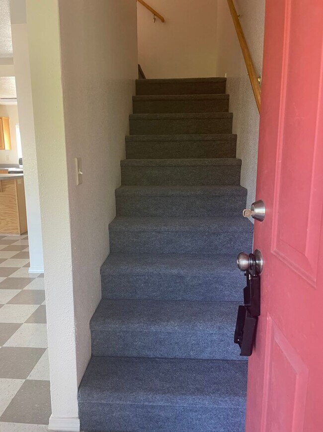 Foto del edificio - 3 Bedroom 2.5 bath rental Available