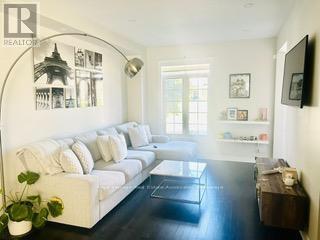 Photo du bâtiment - 107 East's Corners Blvd