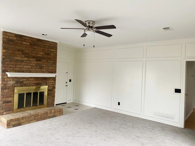 Building Photo - 3907A Irvine Dr