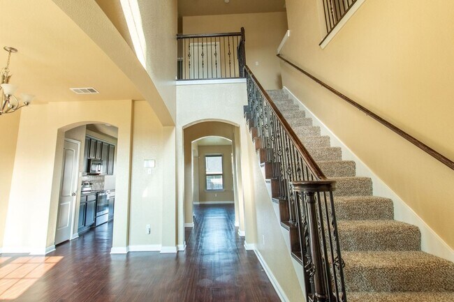 Building Photo - 4 br, 3 bath House - 6501 Louise Ln