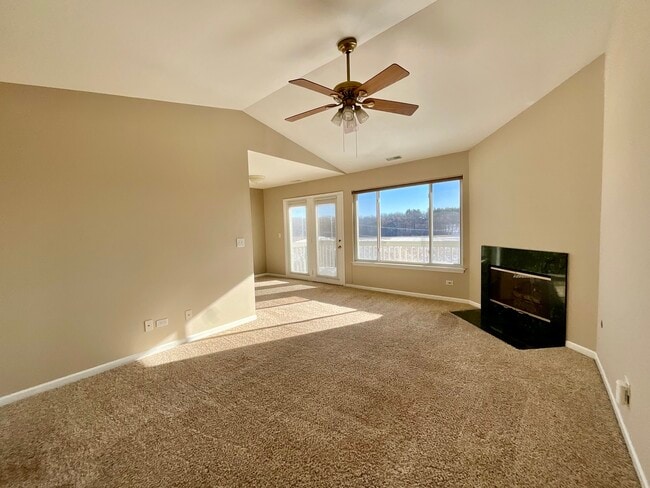 Building Photo - 290 Crestview Dr