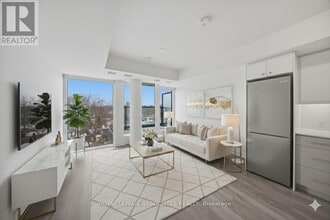 Building Photo - 2 Manderley Dr