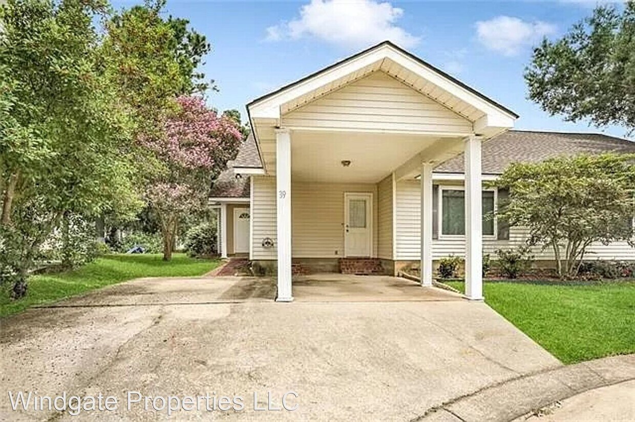 3 br, 2 bath House 39 Tradewinds E. Court House Rental in